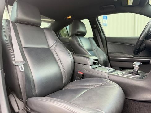 Used 2017 Dodge Charger SXT w/ Rallye Group RWD image 18