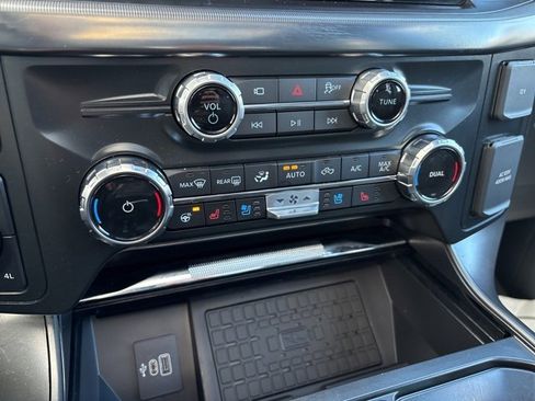 Used 2025 Ford F150 Lariat w/ Equipment Group 501A Mid image 31