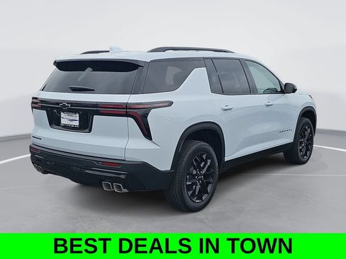 New 2026 Chevrolet Traverse LT w/ Midnight/Sport Edition FWD image 3