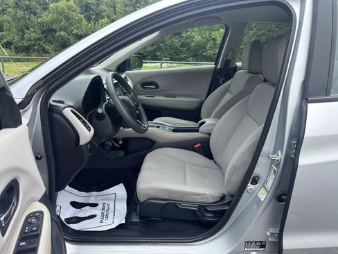 Used 2016 Honda HR-V LX image 12