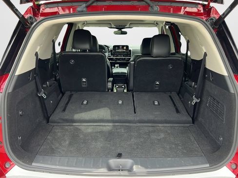 Used 2022 Nissan Pathfinder SL w/ SL Premium Package FWD image 9