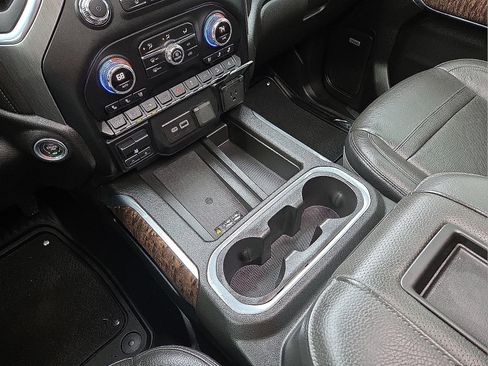 Used 2022 GMC Sierra 3500 Denali w/ Denali Ultimate Package image 25