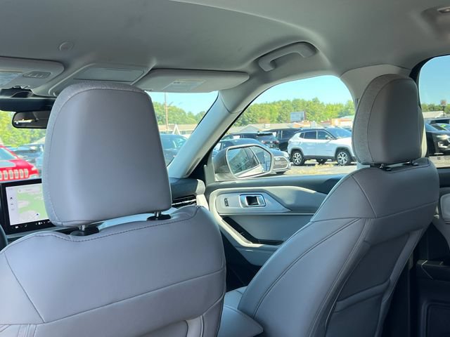 Used 2025 Ford Explorer Active w/ Active Comfort Package AWD/4WD image 39