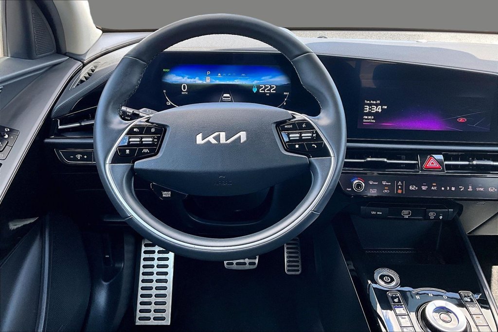 Used 2023 Kia Niro Wave w/ Wave Preserve Package FWD image 2