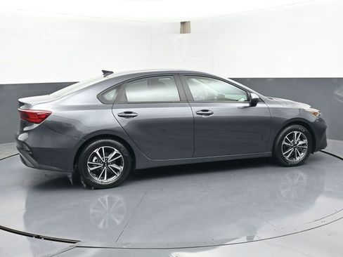 Used 2024 Kia Forte LXS FWD image 3