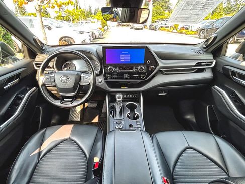 Used 2023 Toyota Highlander XSE AWD/4WD image 17