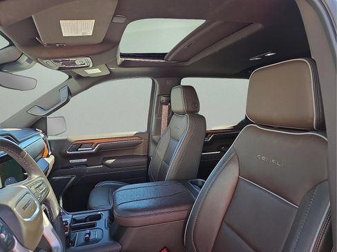 Used 2023 GMC Sierra 1500 Denali w/ Denali Reserve Package AWD/4WD image 9