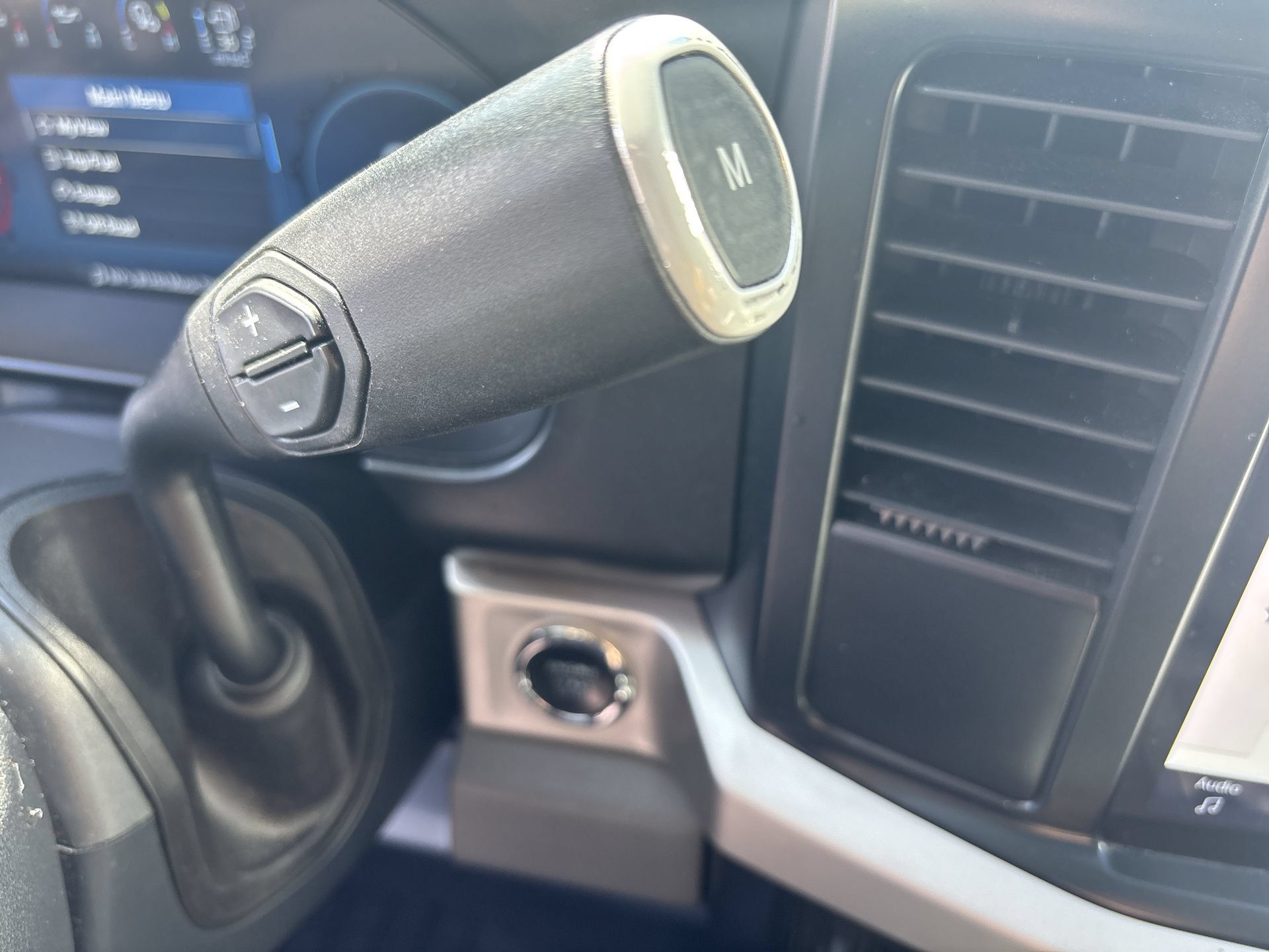 Used 2023 Ford F250 XLT w/ Black Appearance Package AWD/4WD image 19