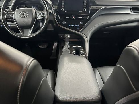 Used 2021 Toyota Camry SE image 23