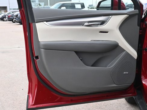 Certified 2022 Cadillac XT5 Premium Luxury w/ Technology Package FWD image 19