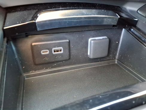 Used 2023 Buick Envision Preferred w/ Sport Touring Package image 18