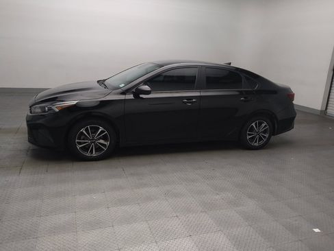 Used 2023 Kia Forte LXS FWD image 2