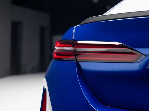 Used 2025 BMW M5 w/ Carbon Package image 29