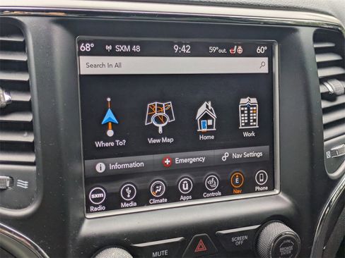 Used 2018 Jeep Grand Cherokee Altitude image 23