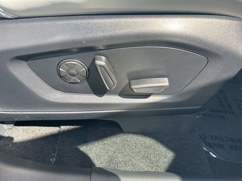 New 2026 Ford Explorer Platinum image 11