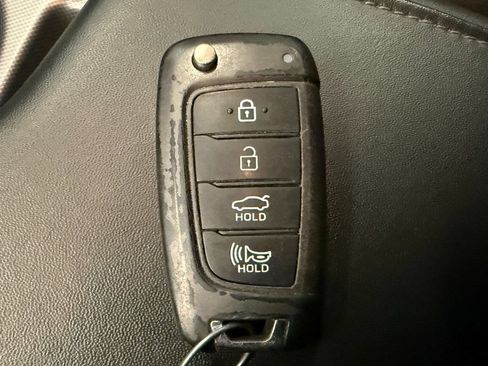 Used 2023 Hyundai Sonata SE FWD image 16