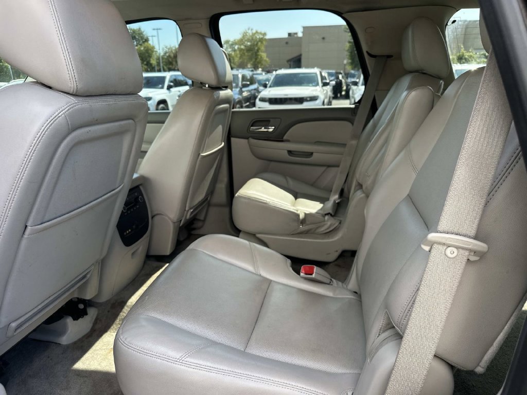Used 2014 Chevrolet Tahoe LTZ AWD/4WD image 17