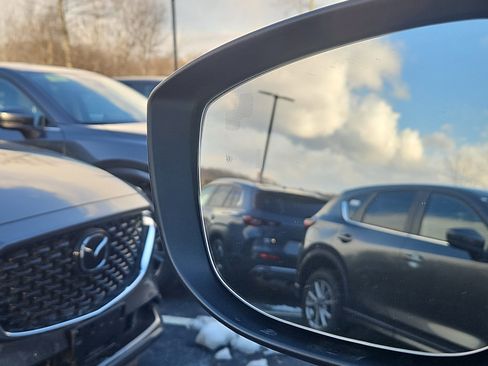 New 2025 MAZDA CX-5 Signature image 5