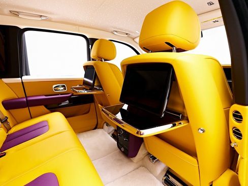 Used 2025 Rolls-Royce Cullinan image 48