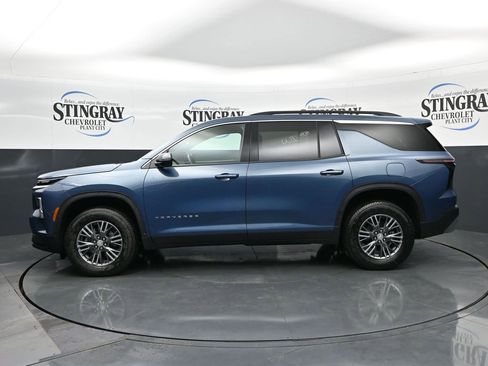 Used 2026 Chevrolet Traverse LT FWD image 4