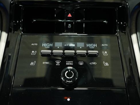 New 2025 Porsche Panamera 4 image 21