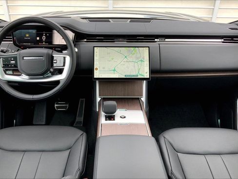 New 2025 Land Rover Range Rover Long Wheelbase SE image 13