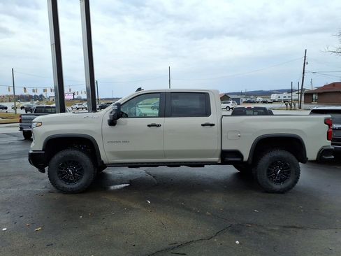 New 2026 Chevrolet Silverado 2500 ZR2 image 2