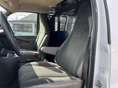 Used 2022 Chevrolet Express 2500 w/ Driver Convenience Package RWD image 10