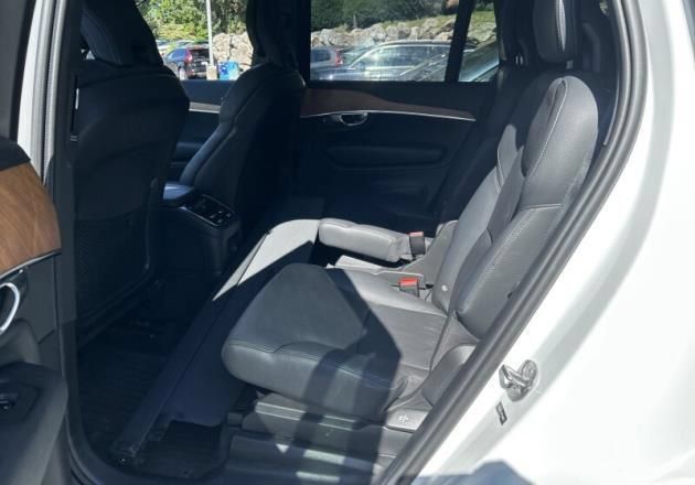 Used 2024 Volvo XC90 T8 Plus w/ Protection Package Premier AWD/4WD image 3