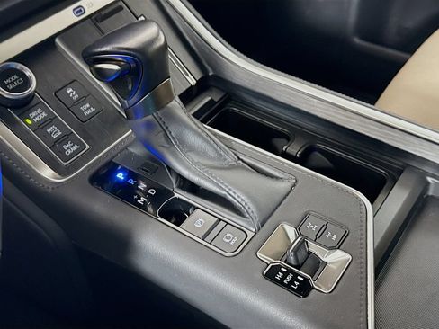 Used 2024 Lexus GX 550 AWD/4WD image 17