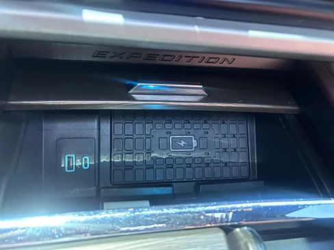 Used 2023 Ford Expedition Limited AWD/4WD image 15