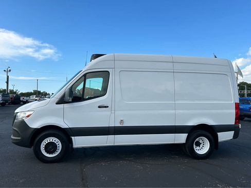 Used 2022 Mercedes-Benz Sprinter 3500 image 1