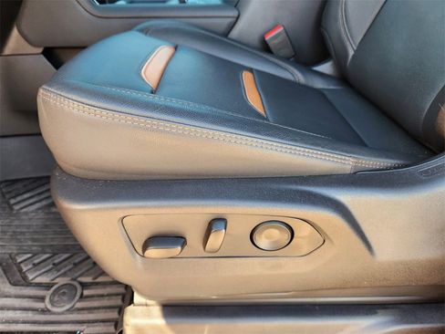 Used 2025 GMC Sierra 2500 AT4 w/ AT4 Premium Plus Package image 24