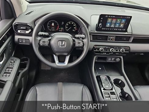 Used 2025 Honda Pilot Touring image 16