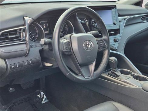 Used 2021 Toyota Camry SE FWD image 9