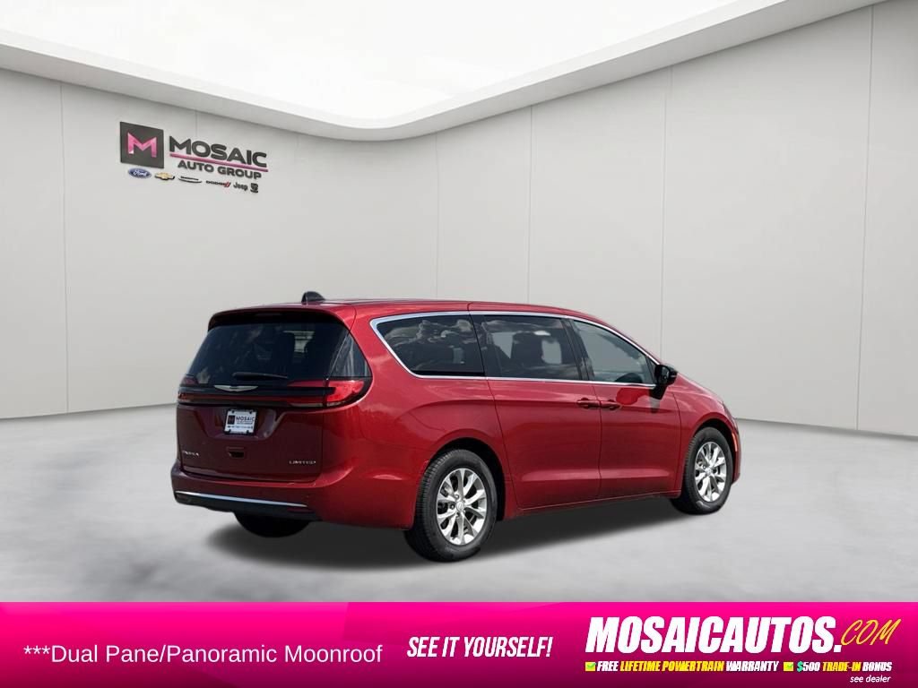 Used 2026 Chrysler Pacifica Limited FWD image 7
