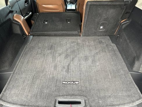 Used 2022 Nissan Rogue SV image 16