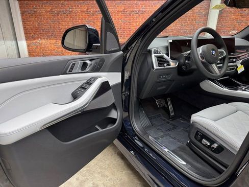 Used 2026 BMW X5 xDrive40i w/ M Sport Package AWD/4WD image 9