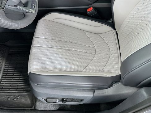 New 2025 Lexus TX 500h AWD image 20