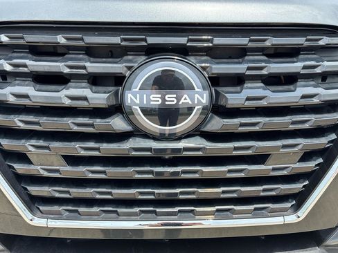 Used 2022 Nissan Kicks SR FWD image 3