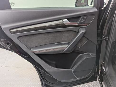 Used 2019 Audi SQ5 Premium Plus w/ Premium Plus Package image 16