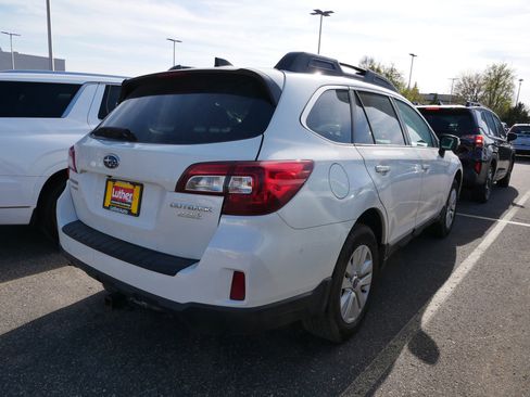 Used 2017 Subaru Outback 2.5i Premium image 5