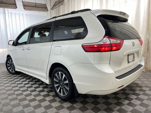 Used 2018 Toyota Sienna XLE Premium AWD/4WD image 49