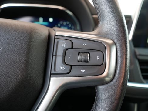 Used 2023 Chevrolet Suburban LT w/ Luxury Package image 29