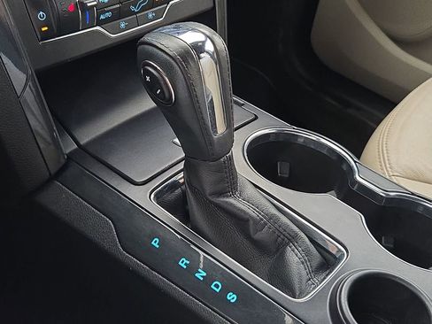 Used 2018 Ford Explorer XLT w/ Equipment Group 202A FWD image 21