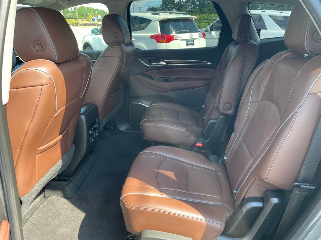 Used 2018 Buick Enclave Avenir w/ Avenir Technology Package AWD/4WD image 17