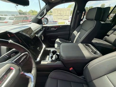 New 2026 GMC Yukon XL Elevation w/ Elevation Premium Package AWD/4WD image 15