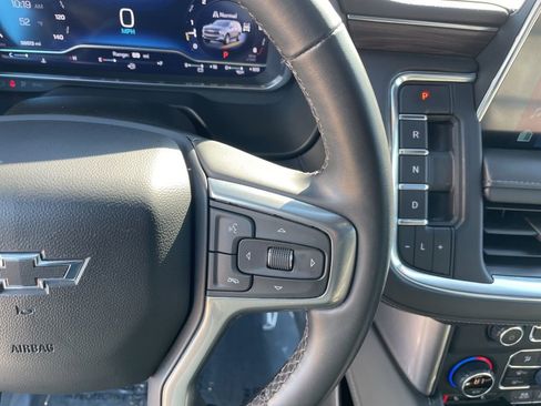Used 2023 Chevrolet Suburban Z71 w/ Luxury Package image 15