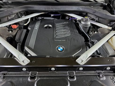 Used 2021 BMW X7 xDrive40i w/ Premium Package AWD/4WD image 38