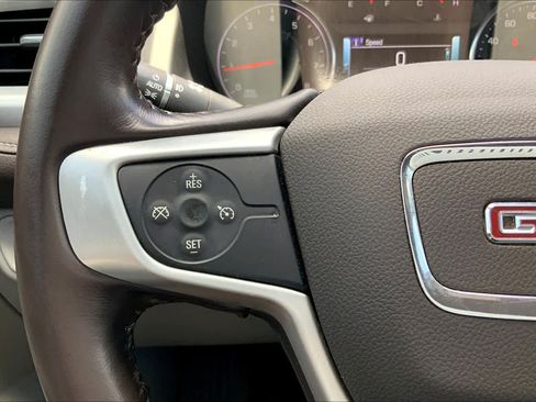 Used 2018 GMC Acadia SLT FWD image 24